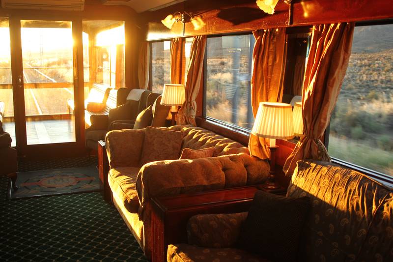 Le matin dans la voiture d’observation du train Rovos Pretoria-Cape Town, 2010, Ph. Moctar KANE.