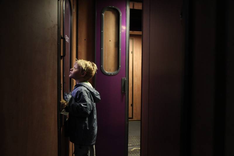 Joshua, tôt le matin, à bord du train Premier Classe Durban-Johannesburg, 2010, Ph. Moctar KANE.