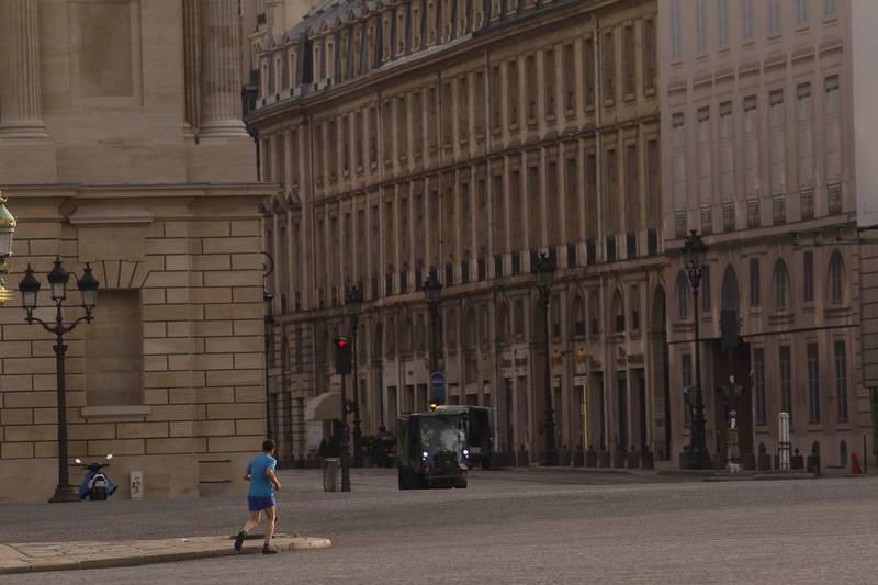 A la Place Concorde, lors du premier confinement, Paris, 08 05 2020 Ph. Moctar KANE.